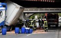 LKW blieb unter Bruecke haengen Koeln Ehrenfeld Innere Kanalstr Hornstr P029